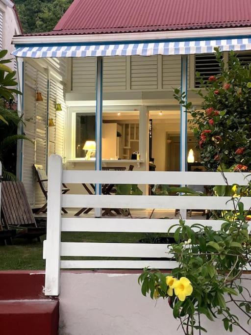 Bungalow Sucrier, Les Pieds Dans L'Eau Terre-De-Haut Exterior foto