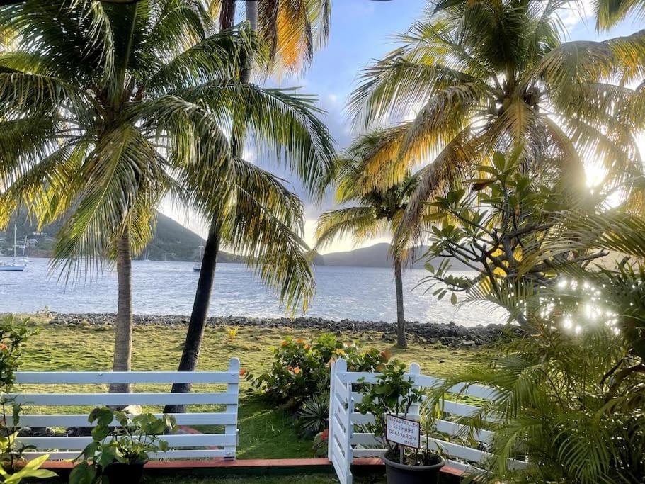Bungalow Sucrier, Les Pieds Dans L'Eau Terre-De-Haut Exterior foto